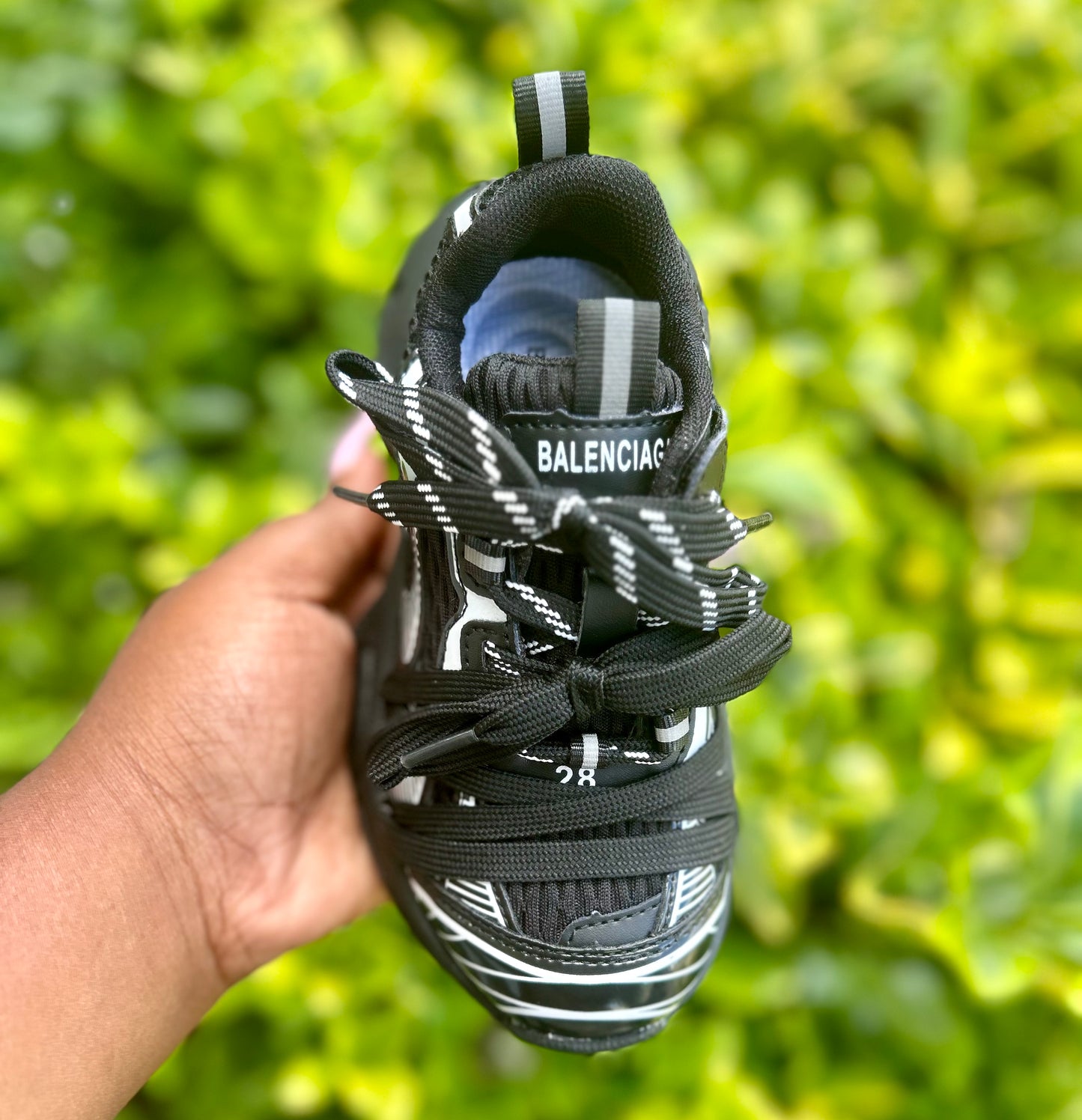 “Lace up” Balencis